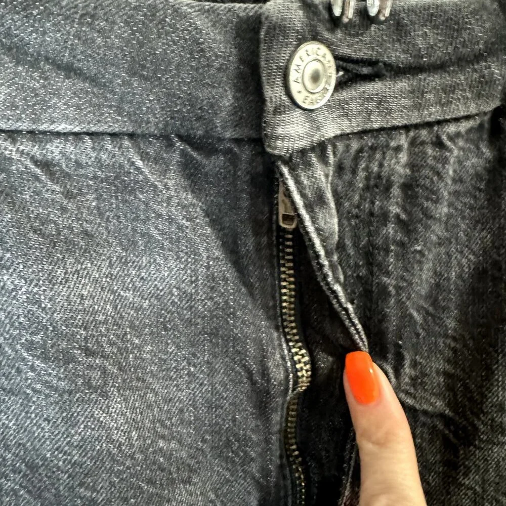 NWT American Eagle Curvy Mom Short Size 14 / 32W Black Denim Cuffed Stretch - Picture 5 of 11
